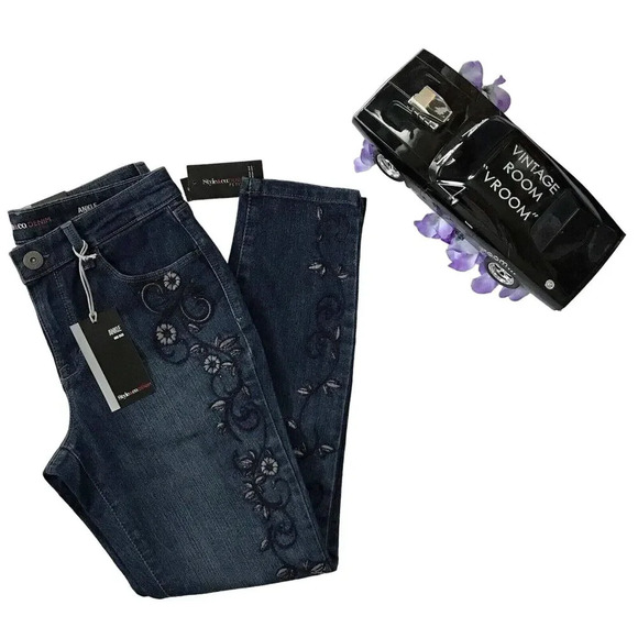 Style & Co. Denim NWT Ankle Jeans Women 4P - Picture 1 of 10